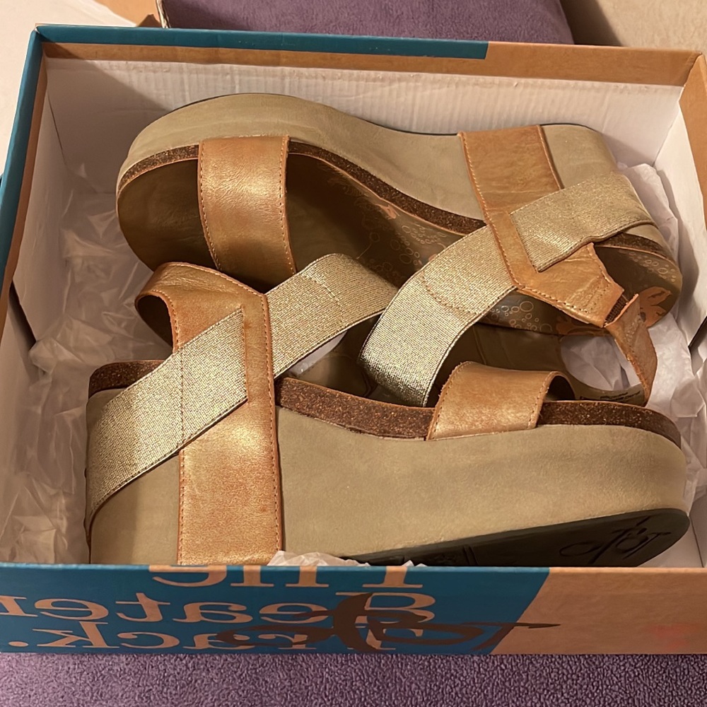 OTBT Bushnell Wedges Size 8
